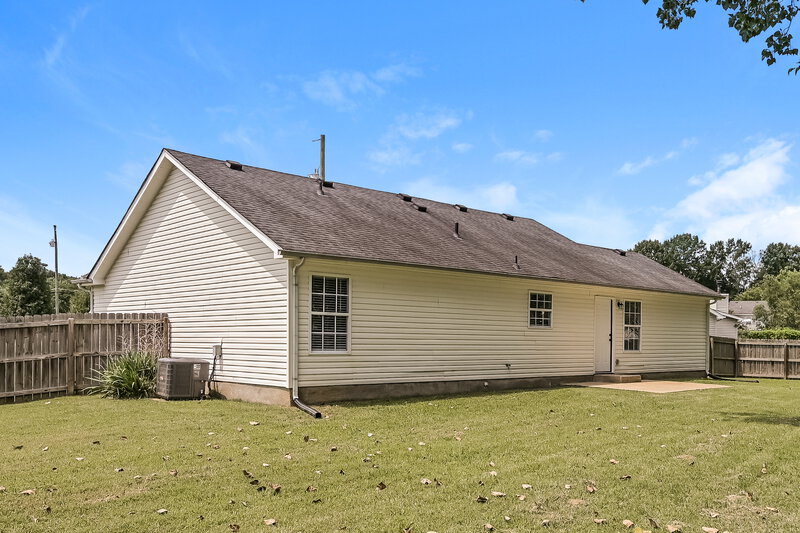 2,030/Mo, 1906 Sean Cove La Vergne, TN 37086 Rear View 2
