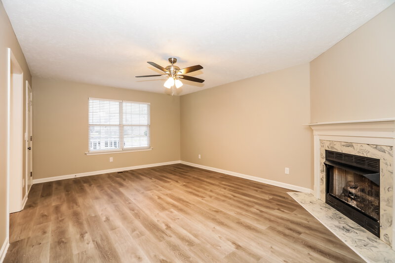 2,800/Mo, 510 Pointe Clear Dr Smyrna, TN 37167 Living Room View