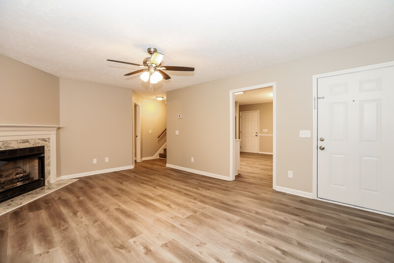 2,800/Mo, 510 Pointe Clear Dr Smyrna, TN 37167 Living Room View 2