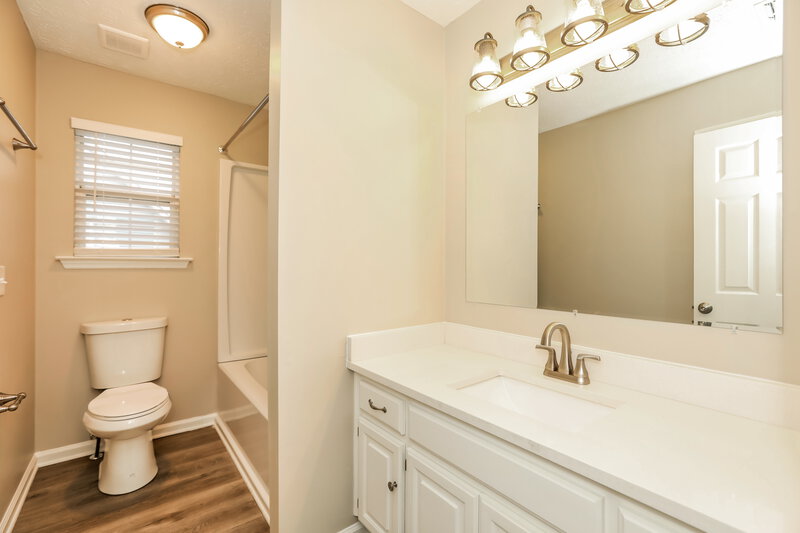 2,800/Mo, 510 Pointe Clear Dr Smyrna, TN 37167 Bathroom View