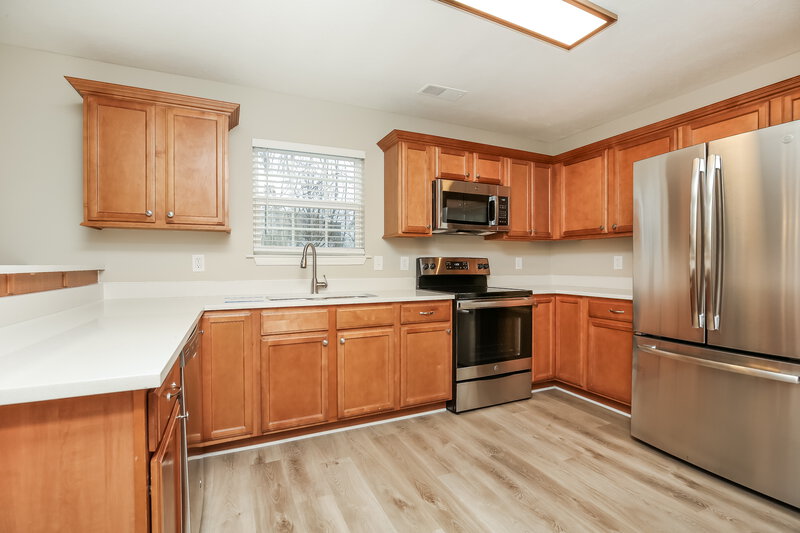 2,205/Mo, 141 Lyndhurst Dr La Vergne, TN 37086 Kitchen View