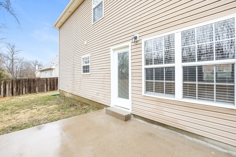 2,205/Mo, 141 Lyndhurst Dr La Vergne, TN 37086 Rear View