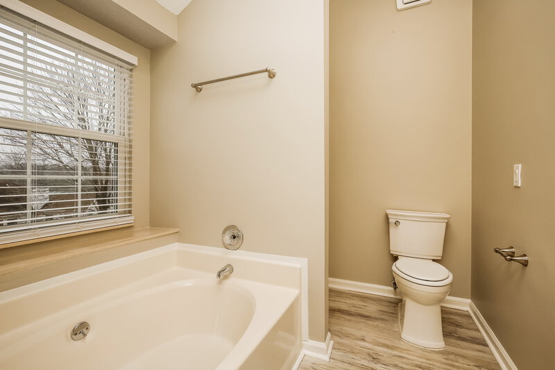 2,087/Mo, 908 Traceton Ct Antioch, TN 37013 Main Bathroom View