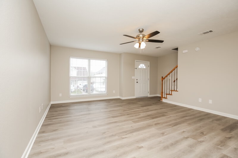 1,895/Mo, 1103 Phelissa Dr La Vergne, TN 37086 Living Room View