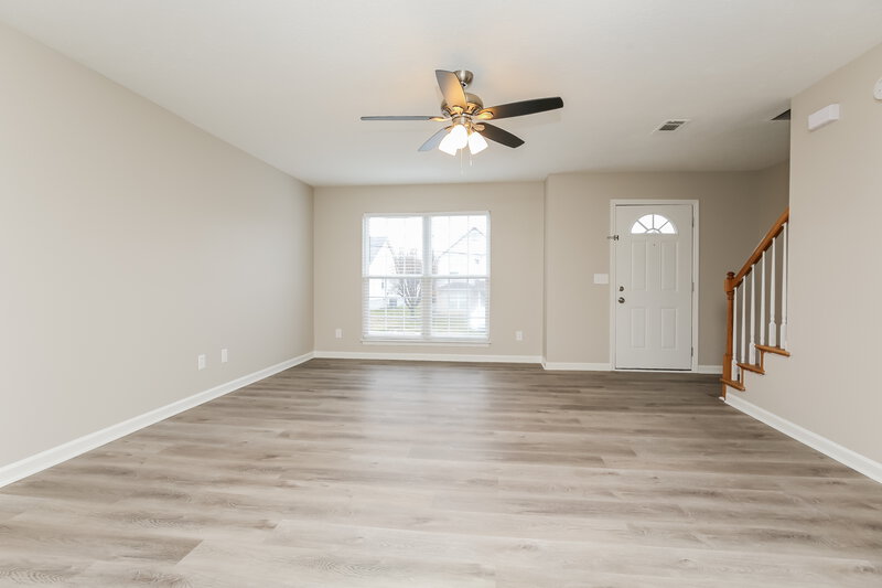 1,895/Mo, 1103 Phelissa Dr La Vergne, TN 37086 Living Room View 2