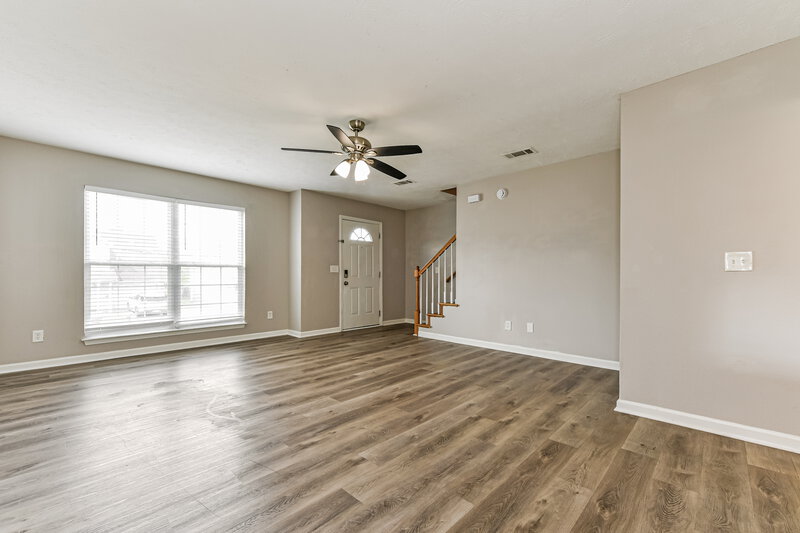 1,895/Mo, 1103 Phelissa Dr La Vergne, TN 37086 Living Room View 2