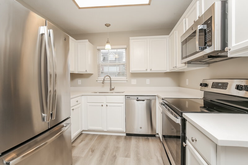 1,895/Mo, 1103 Phelissa Dr La Vergne, TN 37086 Kitchen View 2