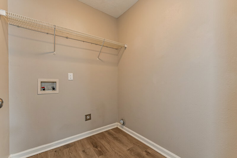 1,895/Mo, 1103 Phelissa Dr La Vergne, TN 37086 Laundry Room View