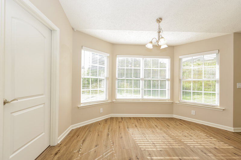 1,955/Mo, 106 Lyndhurst Dr La Vergne, TN 37086 Dining Room View 2