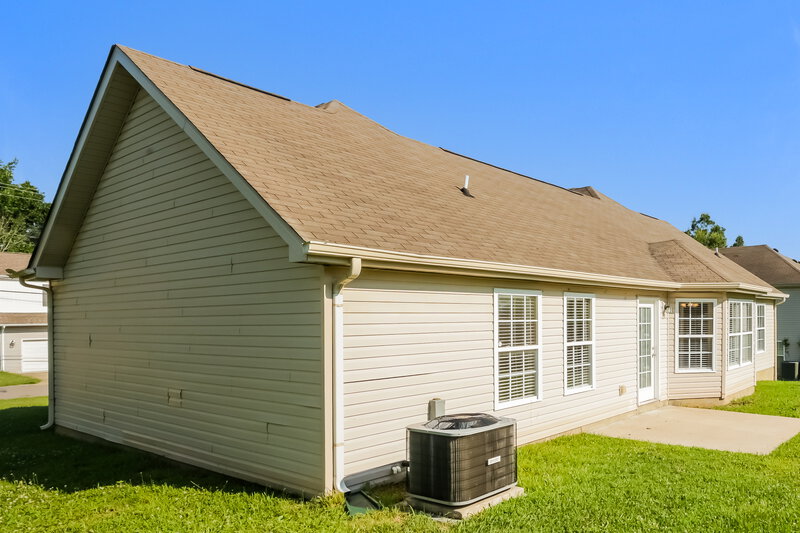 1,955/Mo, 106 Lyndhurst Dr La Vergne, TN 37086 Rear View