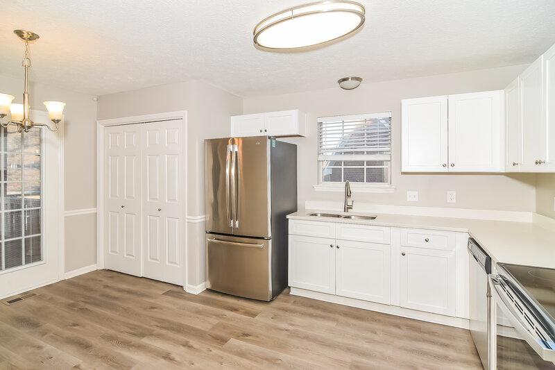 2,005/Mo, 125 Oak Leaf Dr Hendersonville, TN 37075 Kitchen View