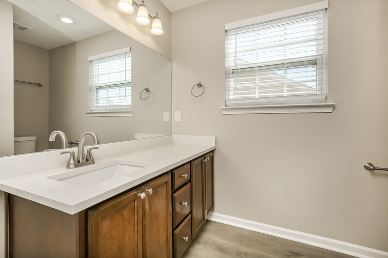1,910/Mo, 5017 Luker Ln Antioch, TN 37013 Main Bathroom View 2