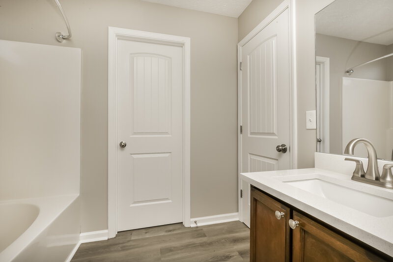 1,910/Mo, 5017 Luker Ln Antioch, TN 37013 Bathroom View