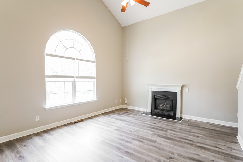 2,125/Mo, 685 Belgium Dr Hermitage, TN 37076 Living Room View