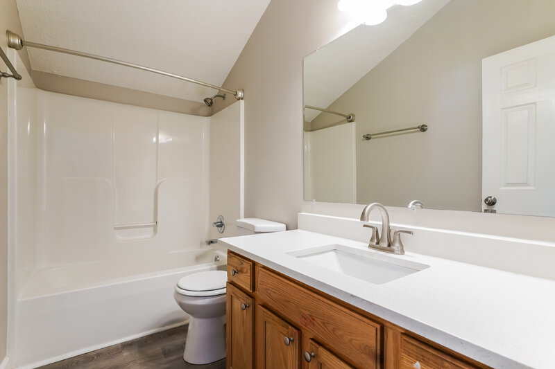 2,125/Mo, 685 Belgium Dr Hermitage, TN 37076 Bathroom View