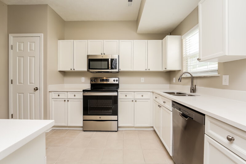 2,935/Mo, 165 Claybrook Ln Antioch, TN 37013 Kitchen View 2