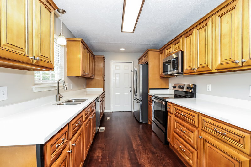 3,170/Mo, 1980 Bishop Ave Murfreesboro, TN 37127 Kitchen View