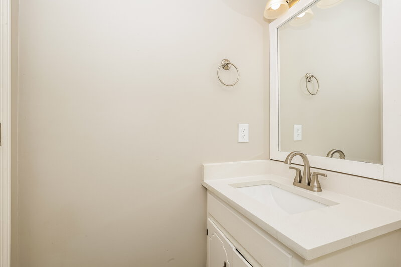 3,170/Mo, 1980 Bishop Ave Murfreesboro, TN 37127 Bathroom View 2