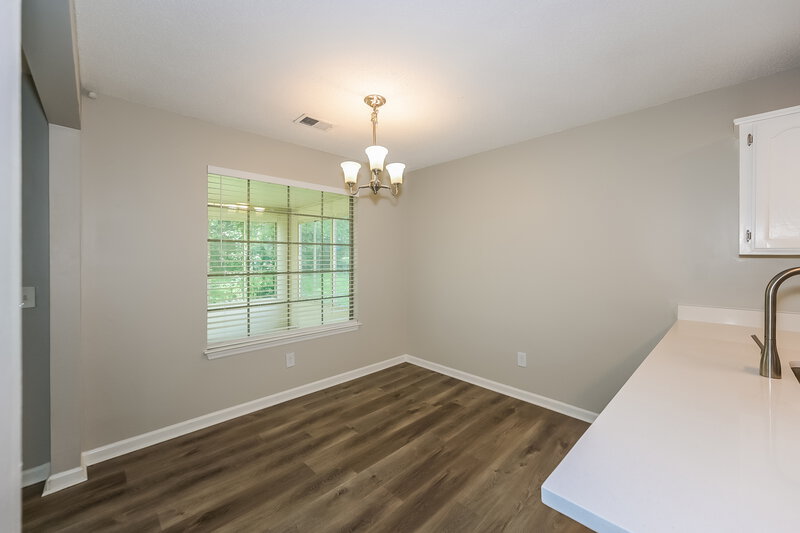1,940/Mo, 309 Cedar Park Cir La Vergne, TN 37086 Dining Room View