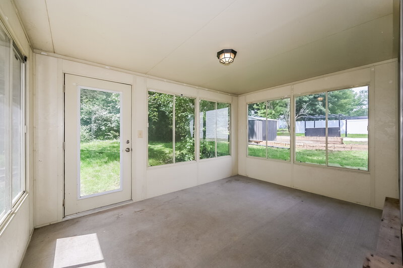 1,940/Mo, 309 Cedar Park Cir La Vergne, TN 37086 Sun Room View