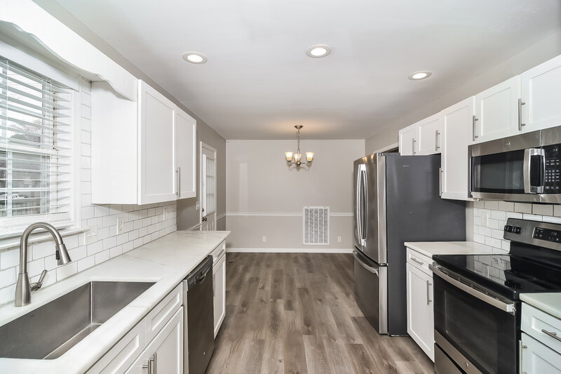 2,070/Mo, 1002 Wismar Ct Murfreesboro, TN 37130 Kitchen View 2