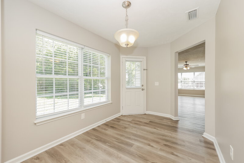 2,090/Mo, 200 Lake Forest Dr La Vergne, TN 37086 Breakfast Nook View