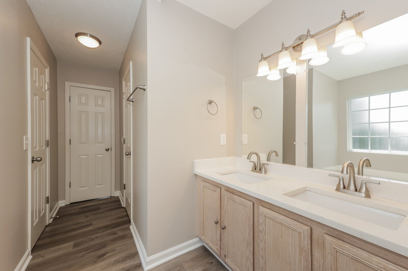 2,090/Mo, 200 Lake Forest Dr La Vergne, TN 37086 Main Bathroom View