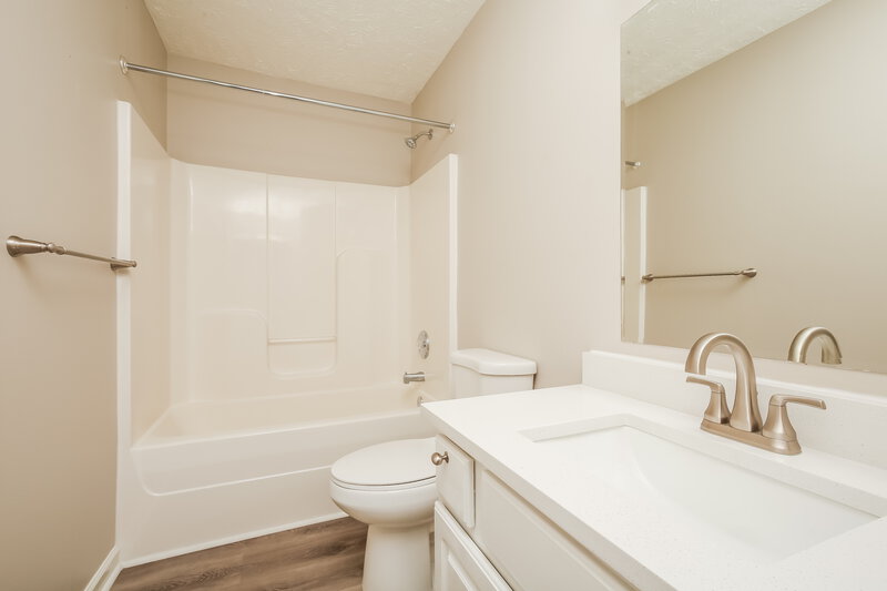 2,350/Mo, 352 Stewart Springs Dr Smyrna, TN 37167 Bathroom View