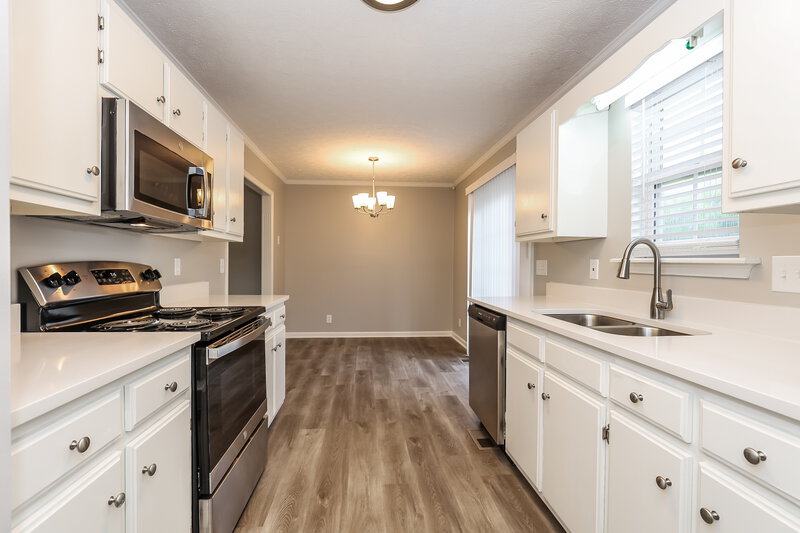 2,255/Mo, 7899 Rainey Dr Antioch, TN 37013 Kitchen View 2