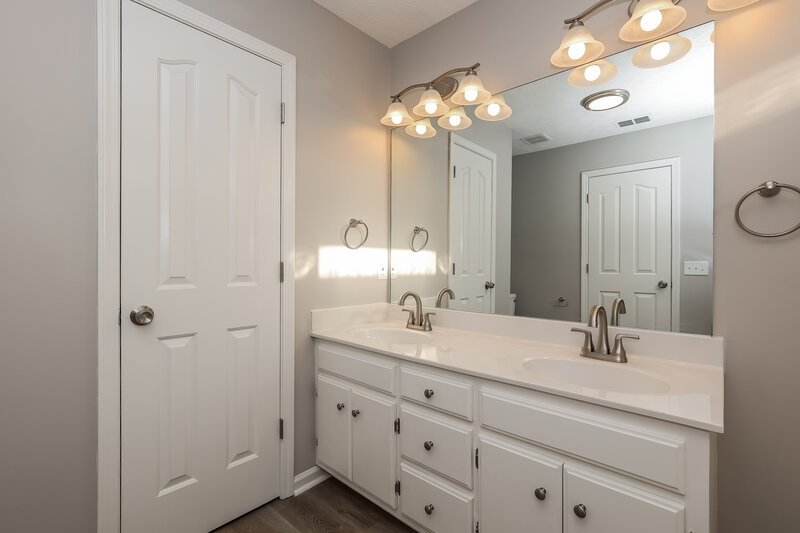 2,255/Mo, 7899 Rainey Dr Antioch, TN 37013 Bathroom View