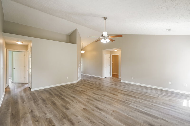 2,110/Mo, 404 Bon Aqua Dr La Vergne, TN 37086 Living Room View 2