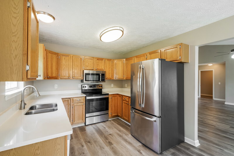 2,110/Mo, 404 Bon Aqua Dr La Vergne, TN 37086 Kitchen View