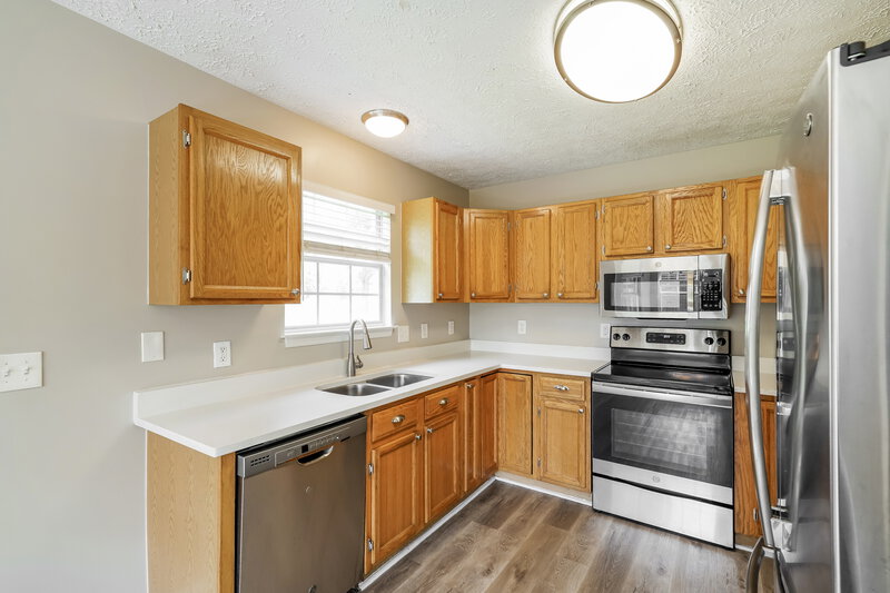 2,110/Mo, 404 Bon Aqua Dr La Vergne, TN 37086 Kitchen View 2