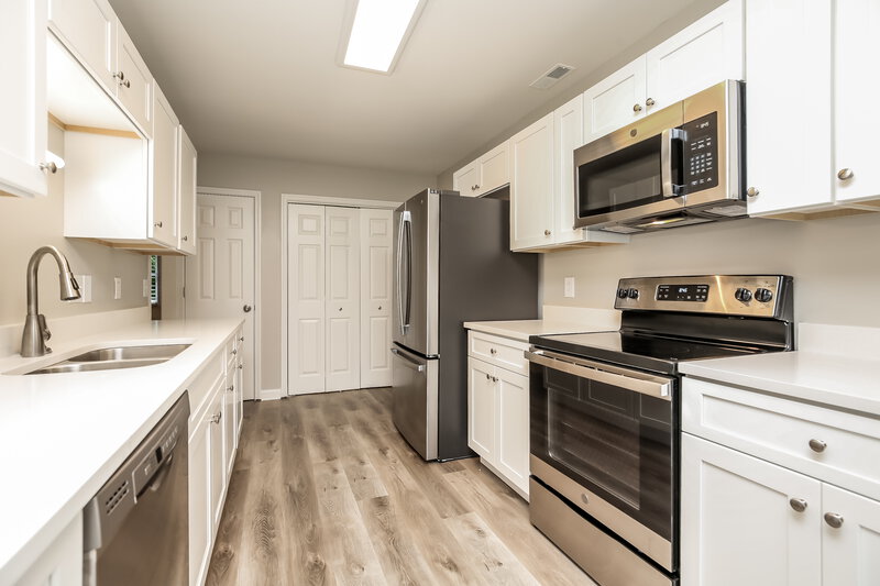 2,150/Mo, 2812 Maple Cir Thompsons Station, TN 37179 Kitchen View 2