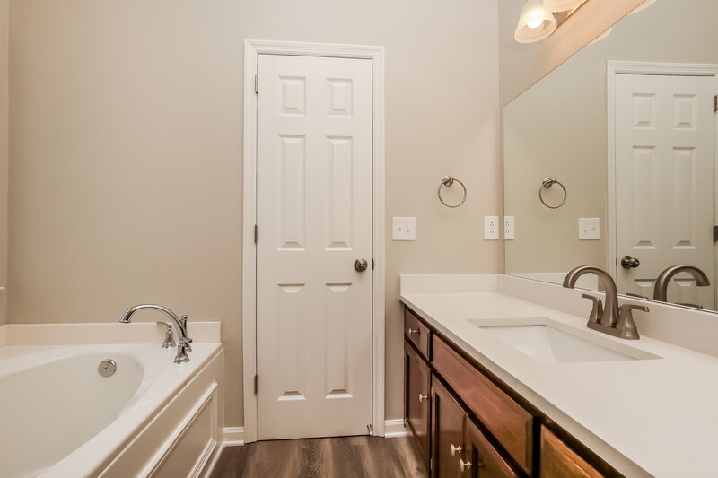 2,150/Mo, 2812 Maple Cir Thompsons Station, TN 37179 Main Bathroom View
