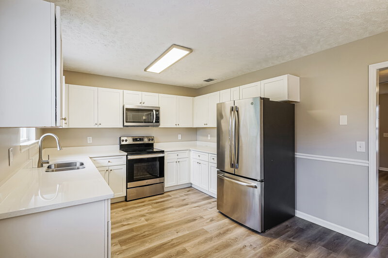 2,010/Mo, 1723 Locerbie Dr Murfreesboro, TN 37128 Kitchen View 2