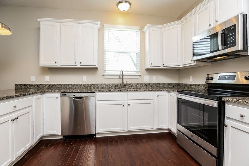 2,295/Mo, 704 Ellie Dr Madison, TN 37115 Kitchen View 3