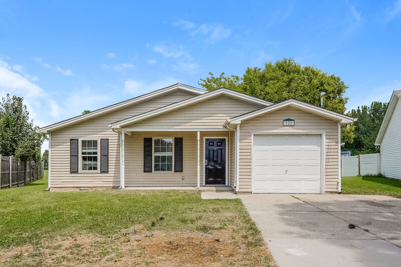 2,000/Mo, 722 Lou Gehrig Cir La Vergne, TN 37086 External View