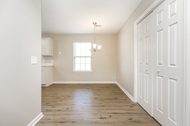 2,320/Mo, 722 Lou Gehrig Cir La Vergne, TN 37086 Dining Room View