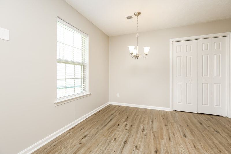 2,320/Mo, 722 Lou Gehrig Cir La Vergne, TN 37086 Dining Room View 2