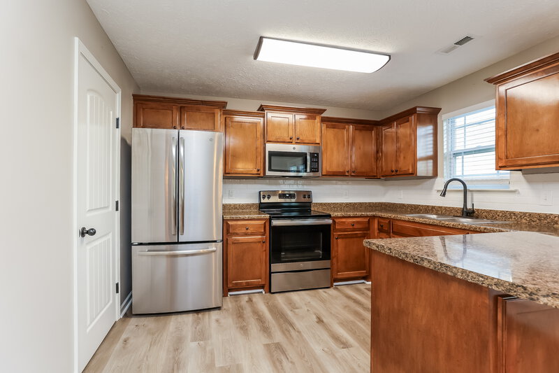 3,110/Mo, 713 Wildwood Dr Smyrna, TN 37167 Kitchen View 2