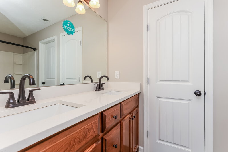 3,110/Mo, 713 Wildwood Dr Smyrna, TN 37167 Main Bathroom View