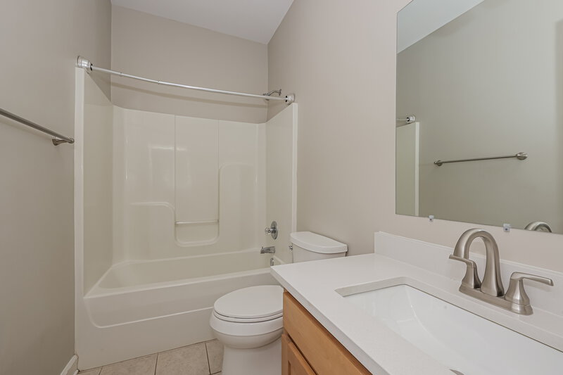 2,085/Mo, 111 Parrish St La Vergne, TN 37086 Bathroom View 2