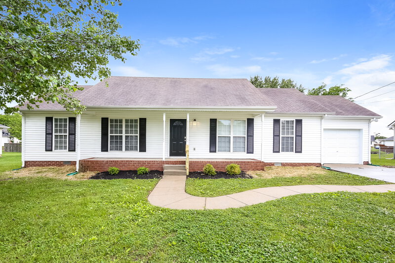 1,950/Mo, 1990 Bolden Dr Murfreesboro, TN 37127 External View