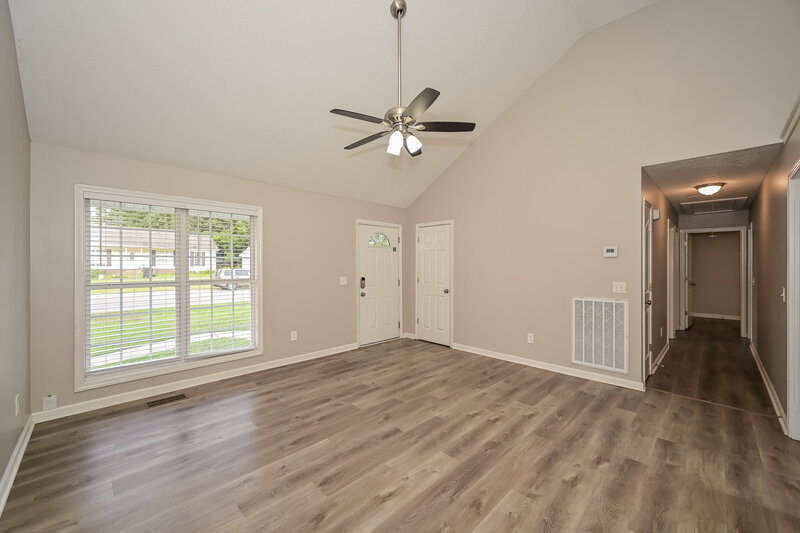 1,865/Mo, 1990 Bolden Dr Murfreesboro, TN 37127 Living Room View 2