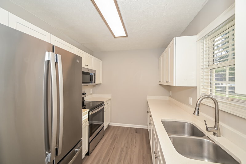 1,865/Mo, 1990 Bolden Dr Murfreesboro, TN 37127 Kitchen View