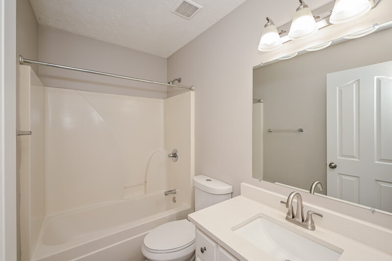 1,865/Mo, 1990 Bolden Dr Murfreesboro, TN 37127 Bathroom View