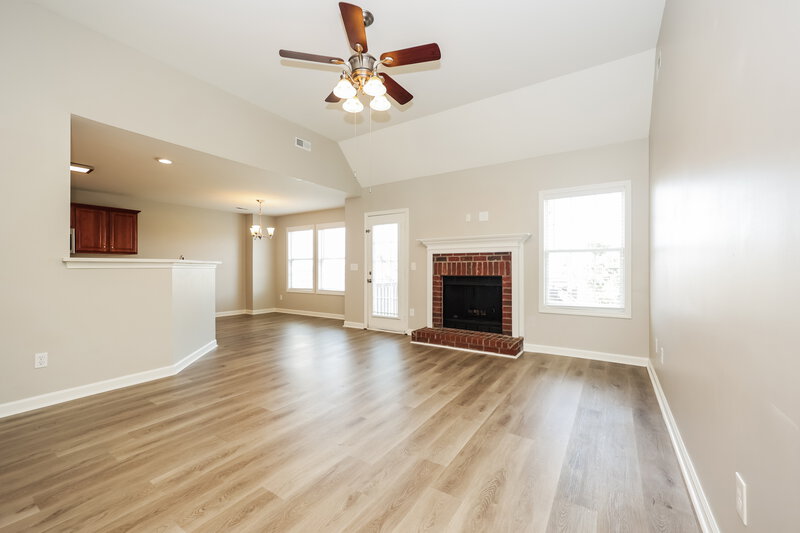 2,295/Mo, 2945 Hearthside Dr Spring Hill, TN 37174 Living Room View 2