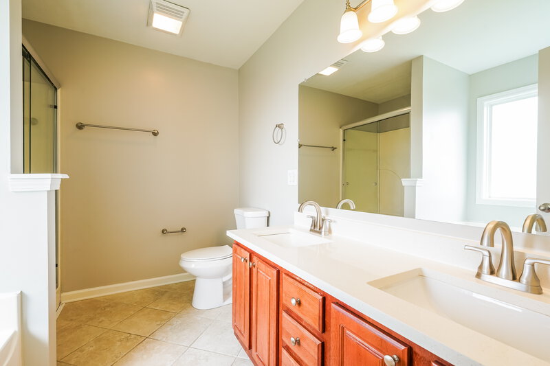 2,270/Mo, 2945 Hearthside Dr Spring Hill, TN 37174 Main Bathroom View