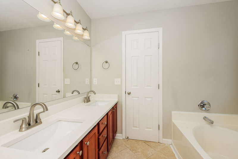 2,295/Mo, 2945 Hearthside Dr Spring Hill, TN 37174 Main Bathroom View 2